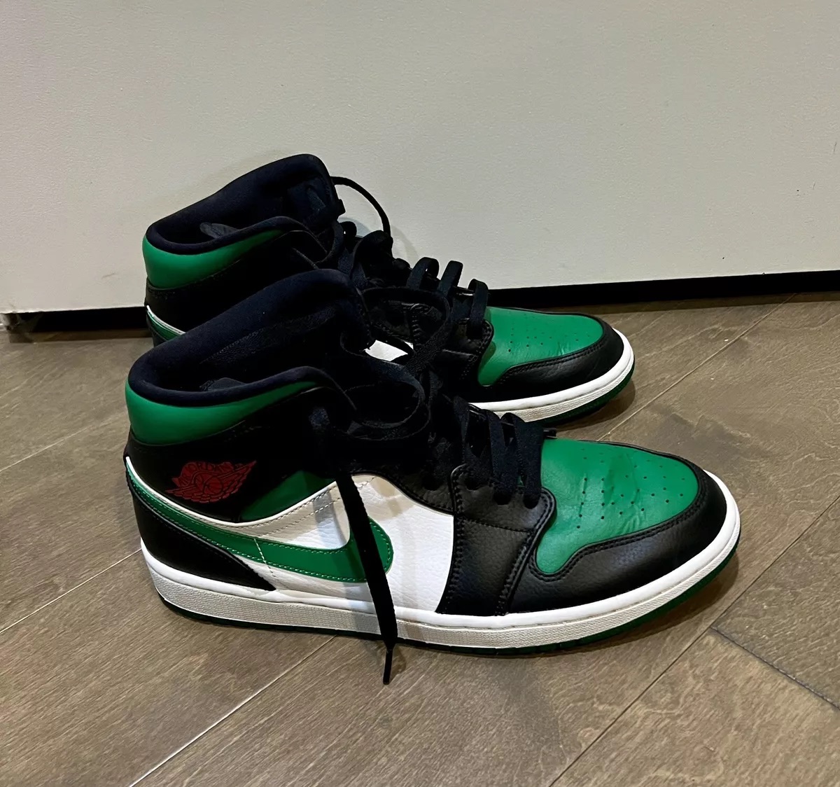 Jordan 1 mid Green Toe Size 11 – $120