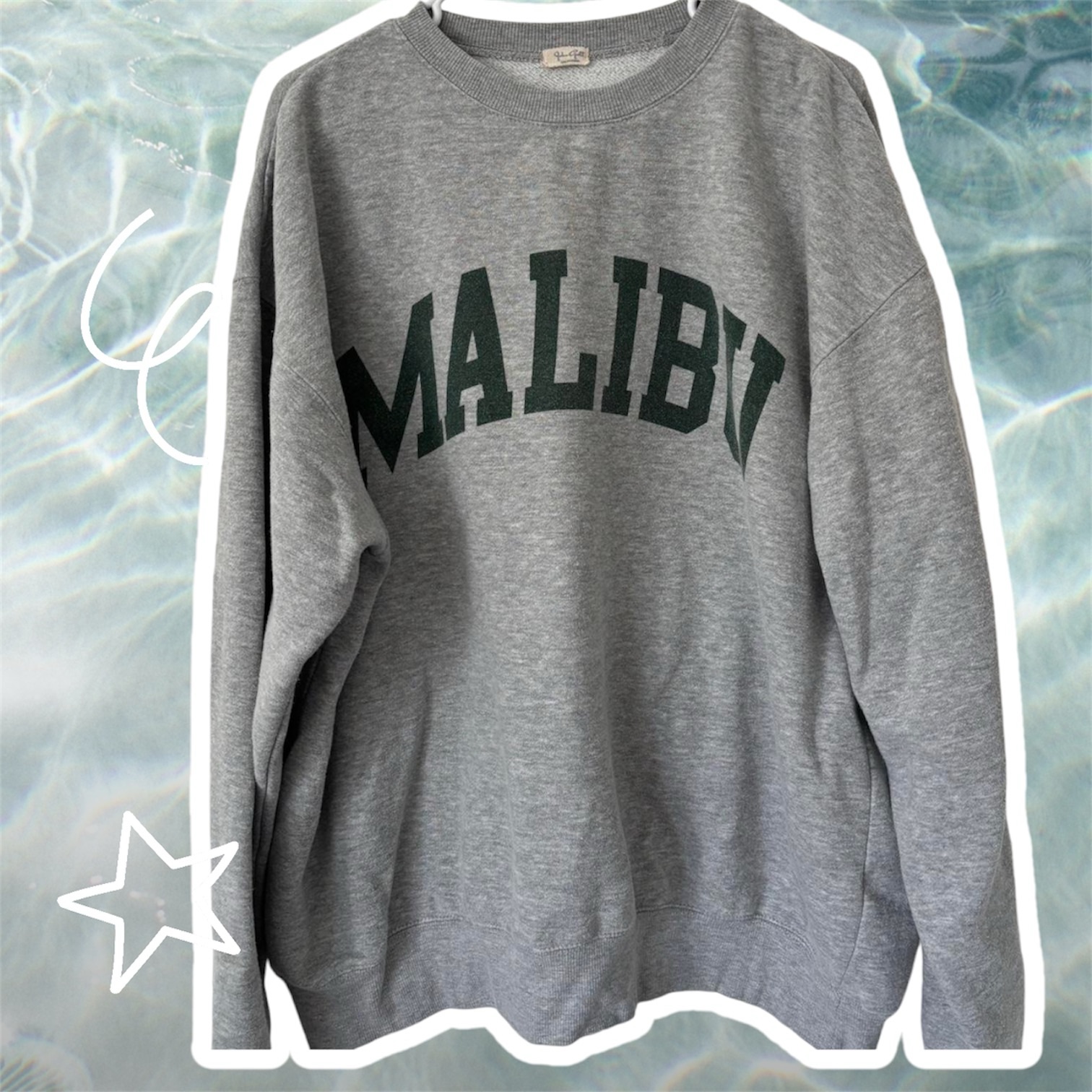 Brandy Melville Women’s Grey and Green Crewneck Sweatshirt Large – Preowned – $13